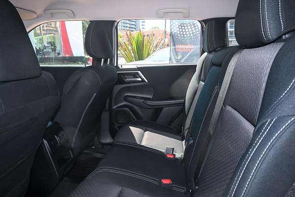 2022 Mitsubishi Outlander ES ZM