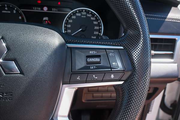 2022 Mitsubishi Outlander ES ZM