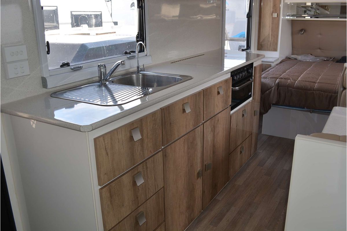 2017 Essential Grant cruiser Highlander 21ft
