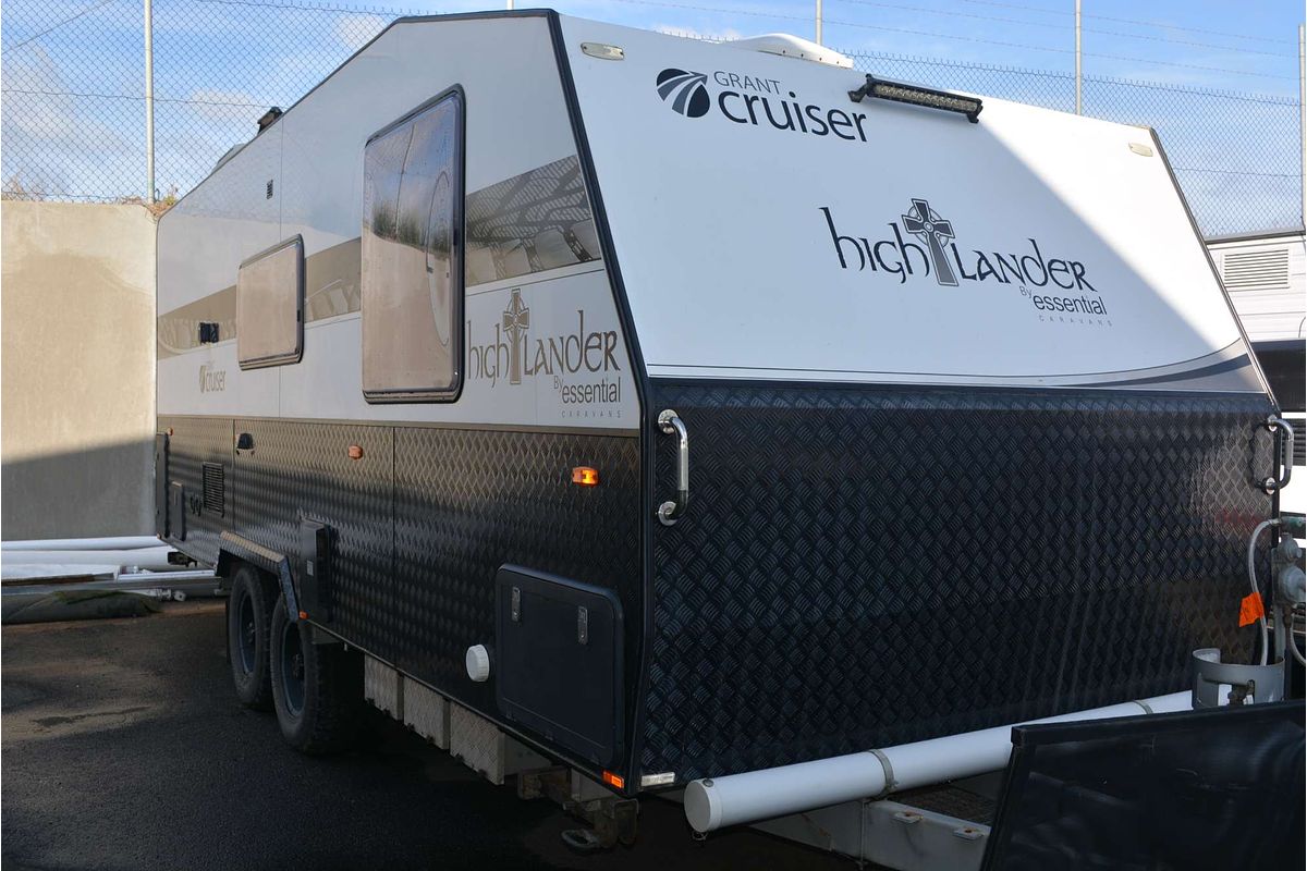 2017 Essential Grant cruiser Highlander 21ft