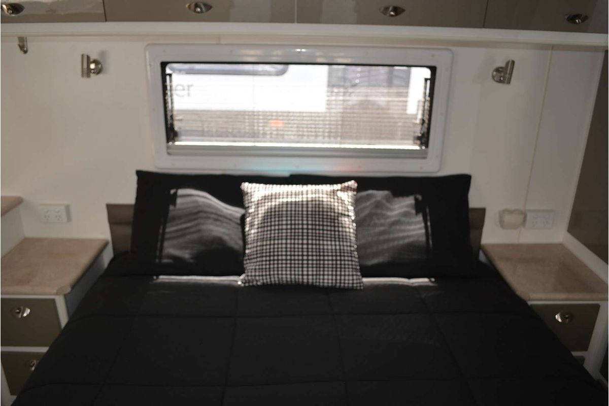 2016 OPAL Southern Explorer 224