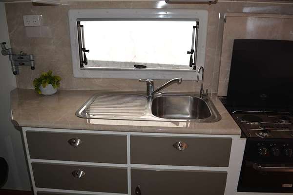 2016 OPAL Southern Explorer 224