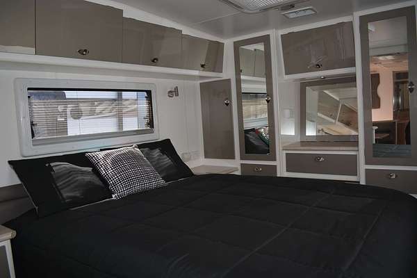 2016 OPAL Southern Explorer 224