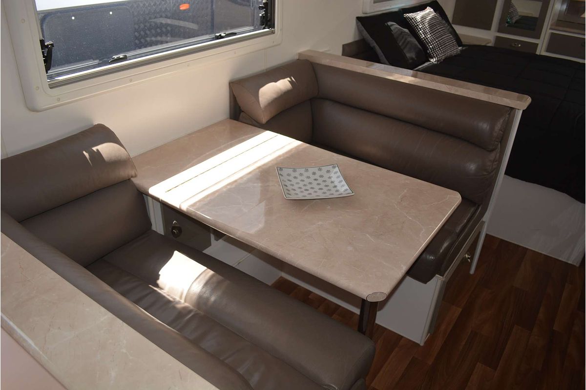2016 OPAL Southern Explorer 224