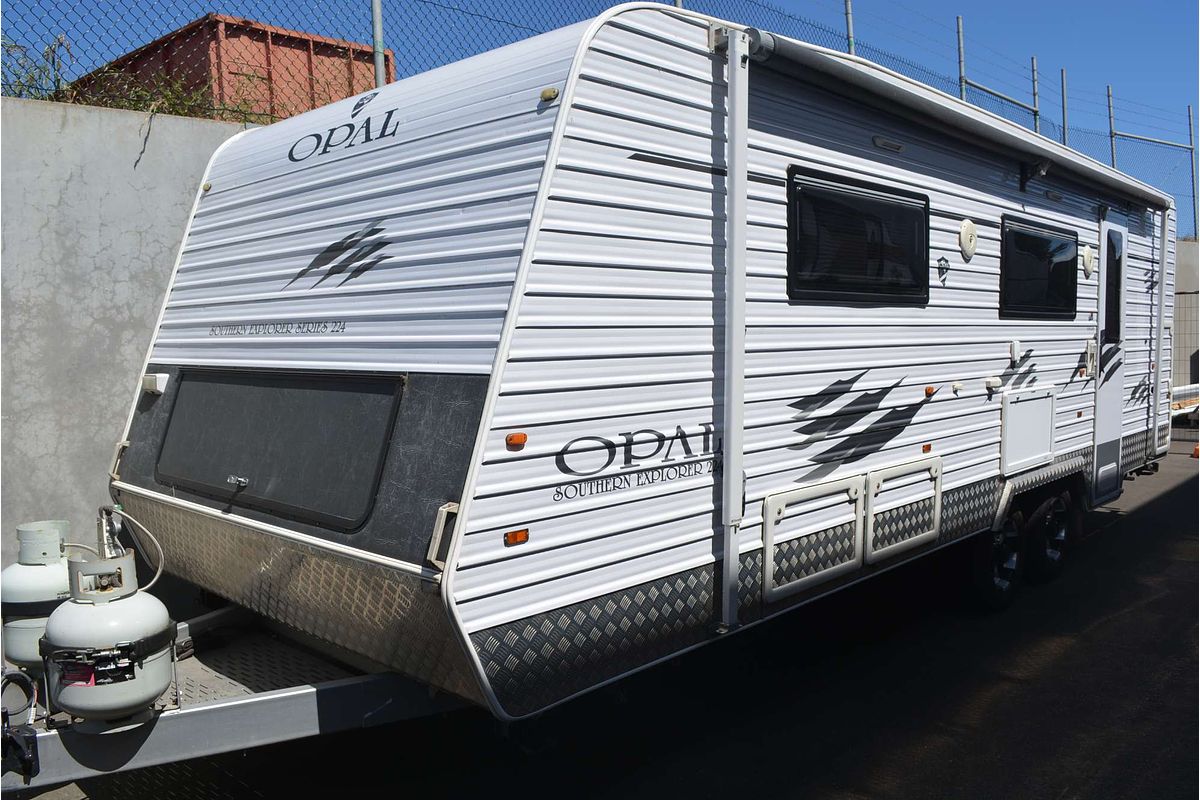 2016 OPAL Southern Explorer 224