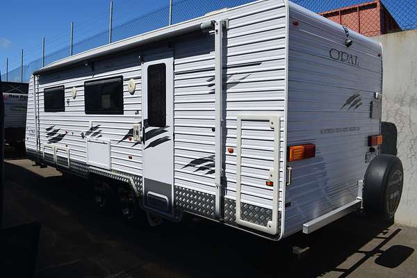 2016 OPAL Southern Explorer 224