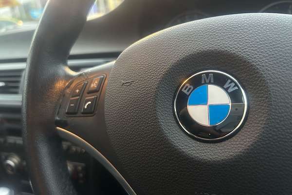 2010 BMW 3 Series 320d Lifestyle E90
