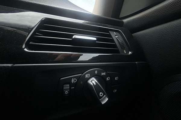 2010 BMW 3 Series 320d Lifestyle E90