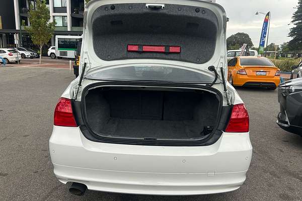 2010 BMW 3 Series 320d Lifestyle E90