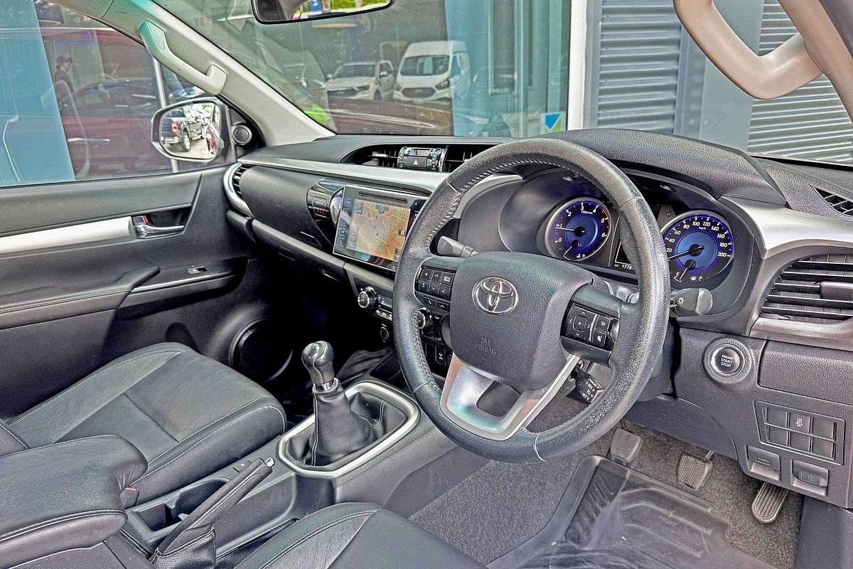 2015 Toyota Hilux SR5 GUN126R 4X4