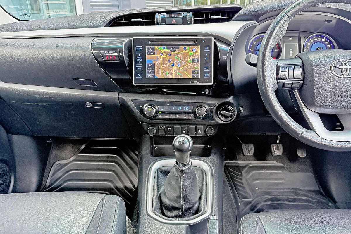 2015 Toyota Hilux SR5 GUN126R 4X4