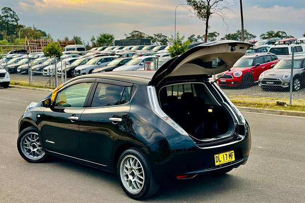 2016 Nissan LEAF Autech AZE0