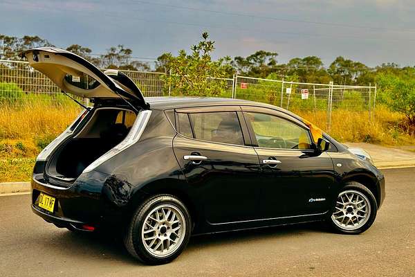 2016 Nissan LEAF Autech AZE0