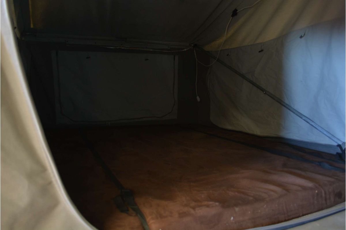 2015 Eagle Trailers & Campers Red Cherokee