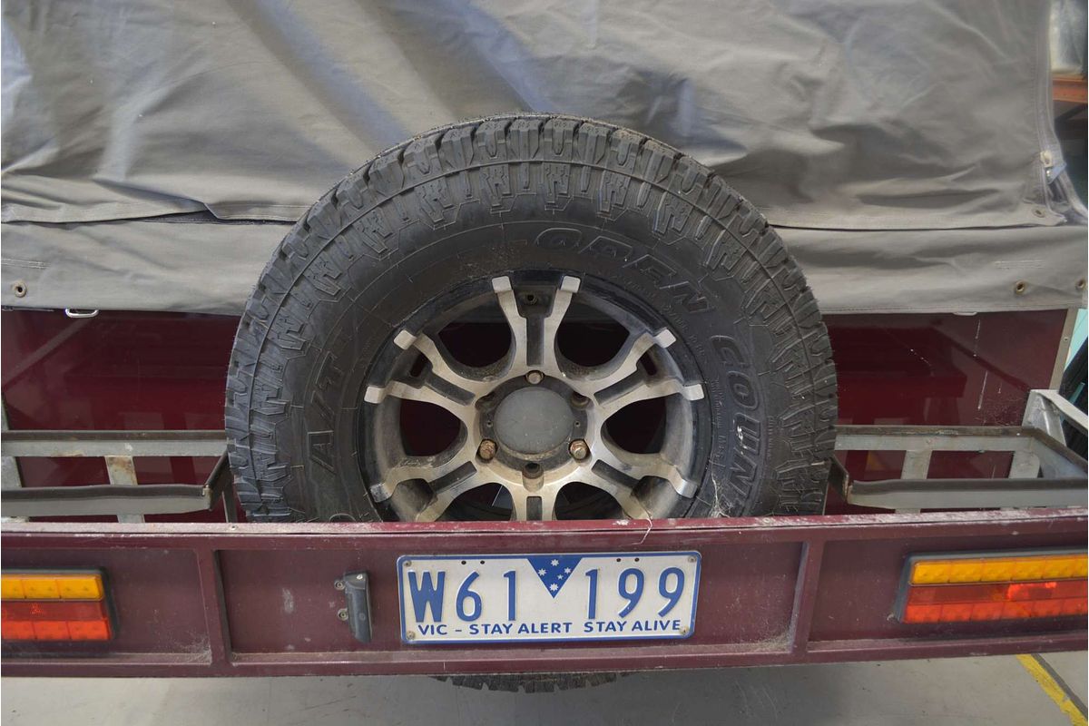 2015 Eagle Trailers & Campers Red Cherokee