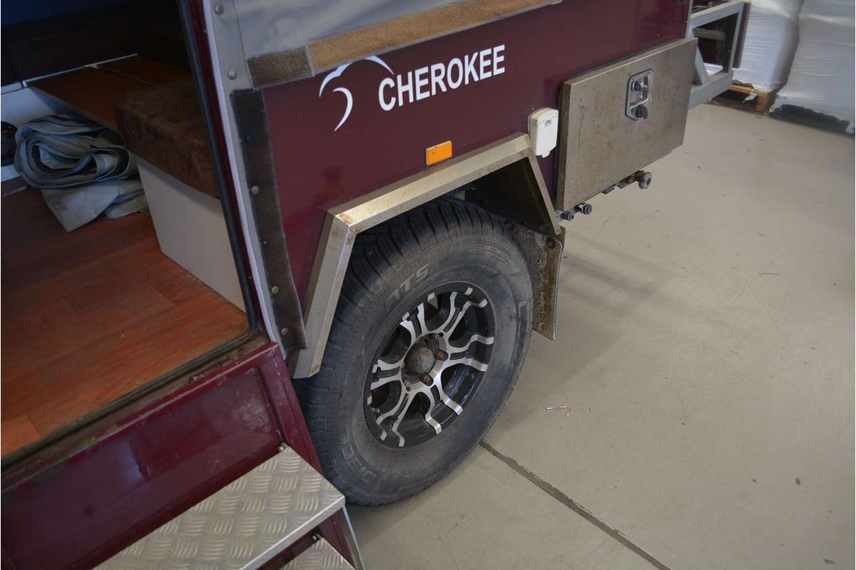 2015 Eagle Trailers & Campers Red Cherokee