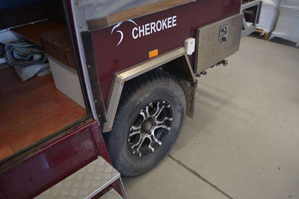 2015 Eagle Trailers & Campers Red Cherokee