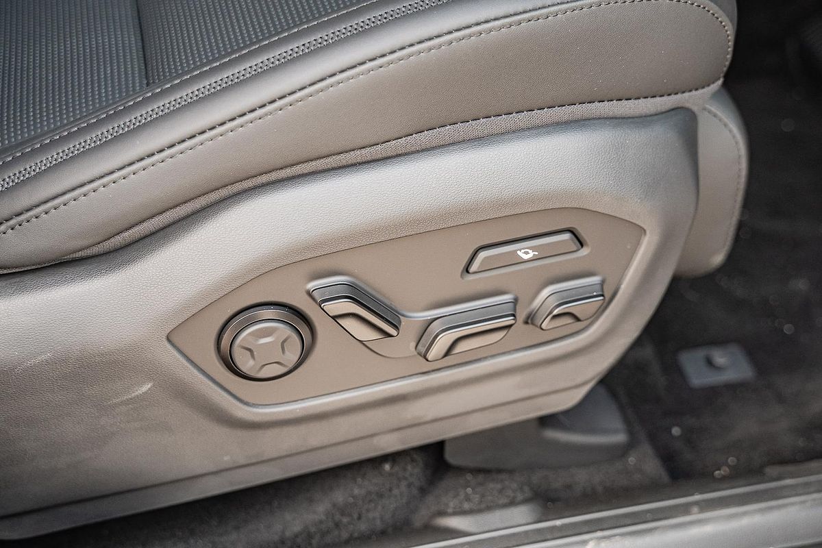 2025 Hyundai Santa Fe Hybrid Calligraphy MX5.V1