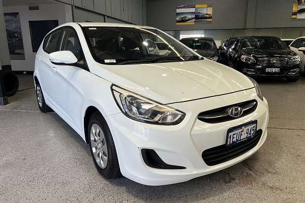 2015 Hyundai Accent Active RB2
