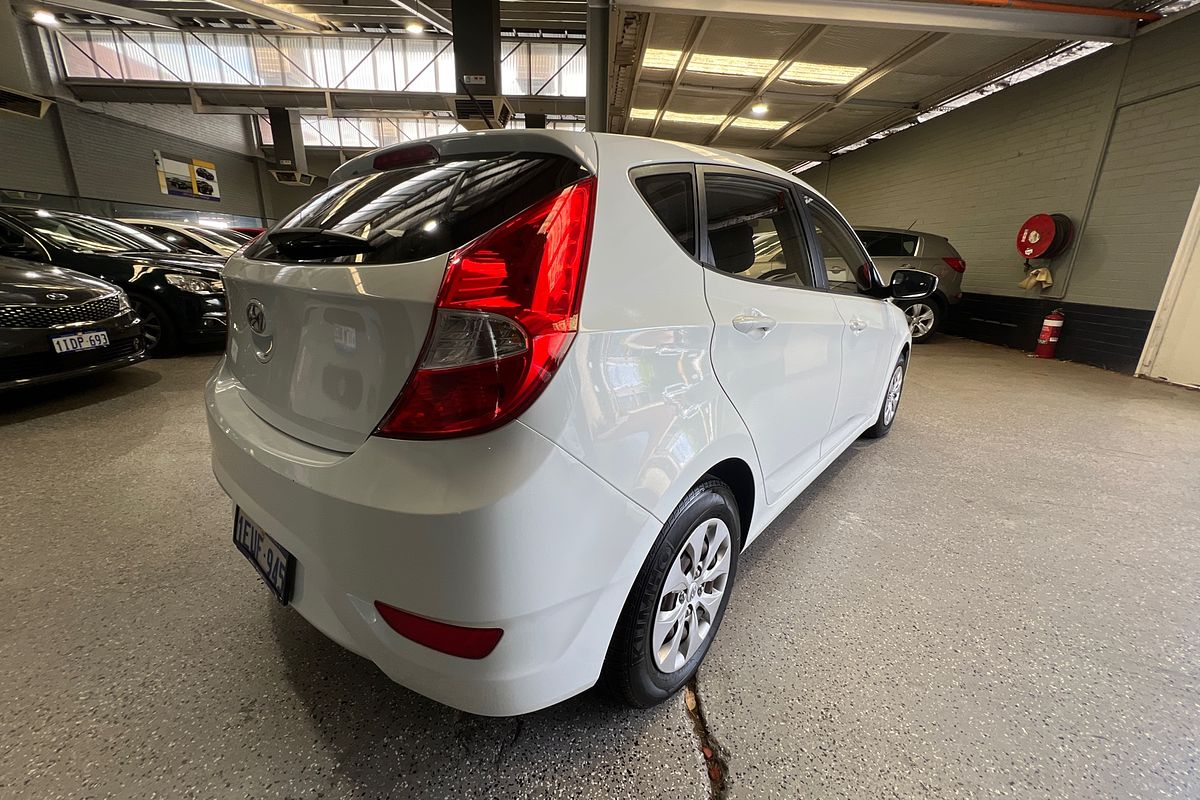 2015 Hyundai Accent Active RB2