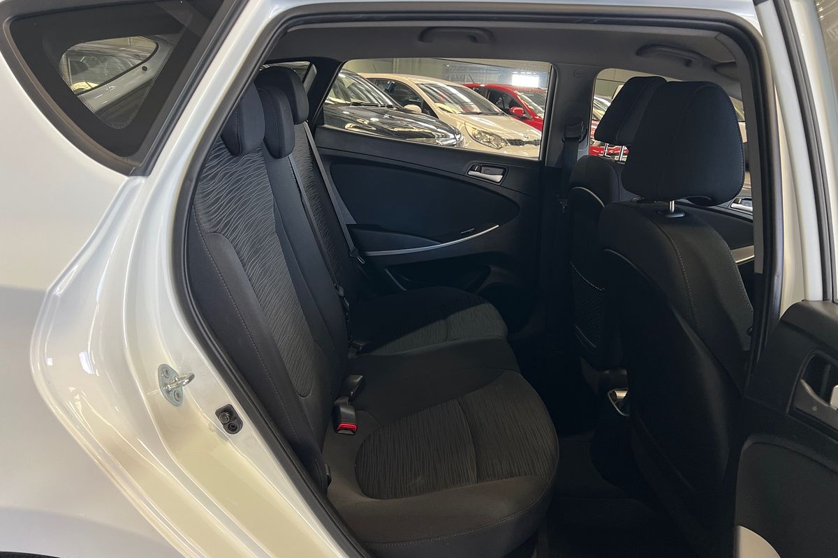 2015 Hyundai Accent Active RB2