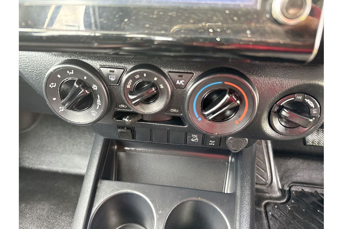 2020 Toyota Hilux SR GUN126R