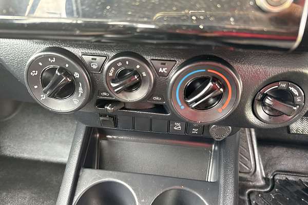 2020 Toyota Hilux SR GUN126R