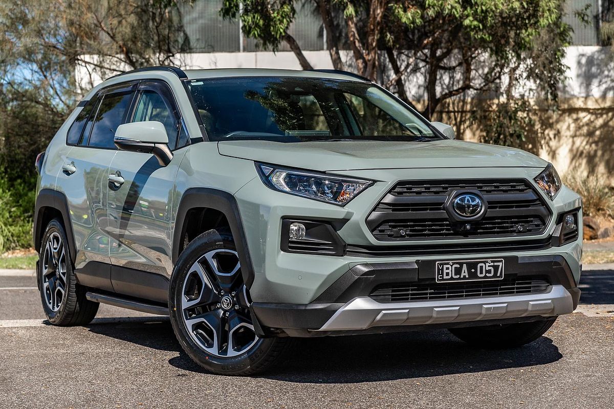 2019 Toyota RAV4 Edge AXAA54R