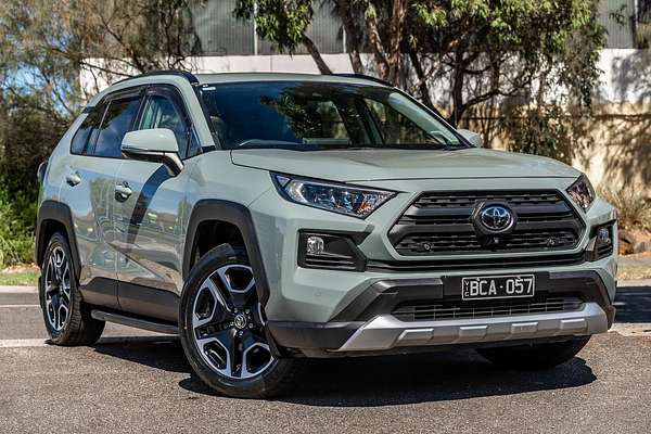 2019 Toyota RAV4 Edge AXAA54R