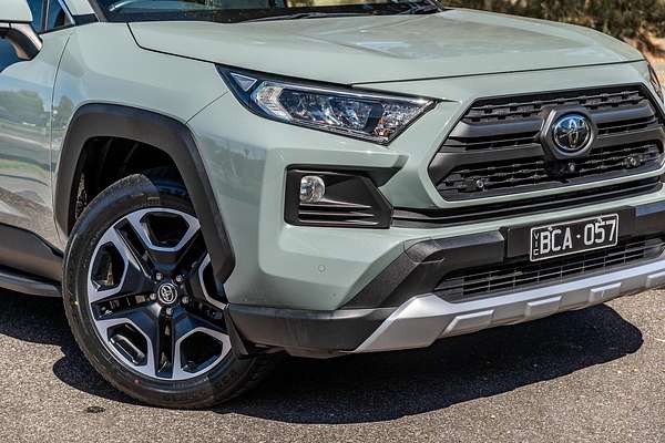 2019 Toyota RAV4 Edge AXAA54R