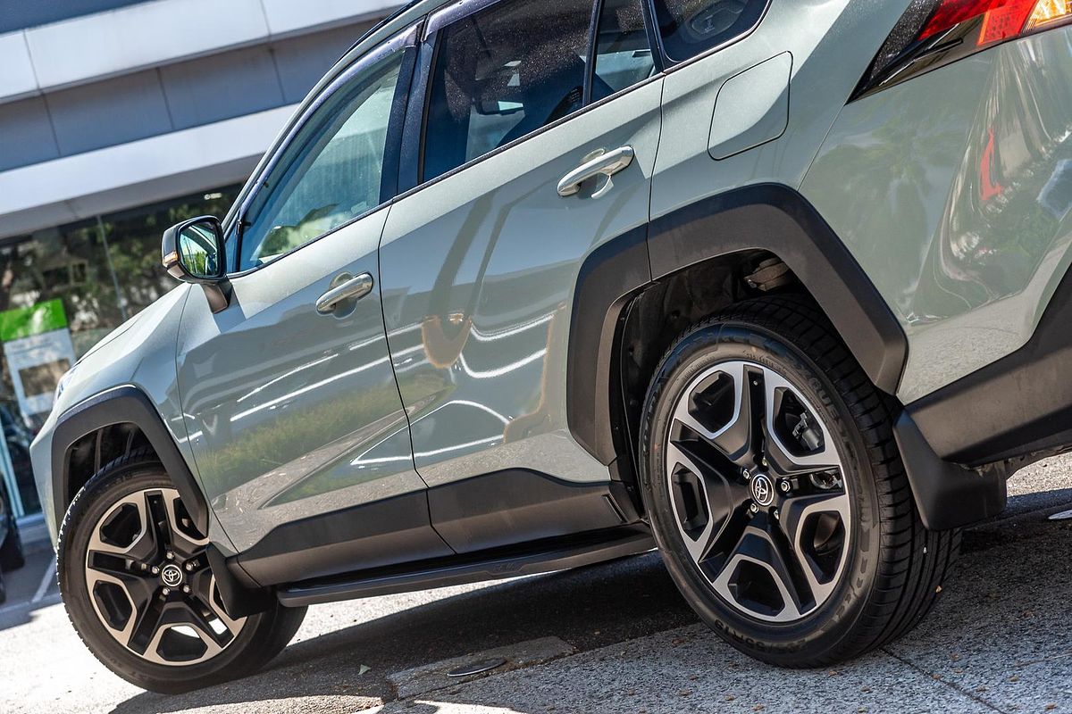 2019 Toyota RAV4 Edge AXAA54R
