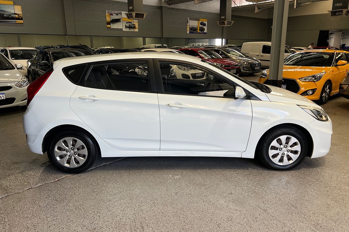 2015 Hyundai Accent Active RB2