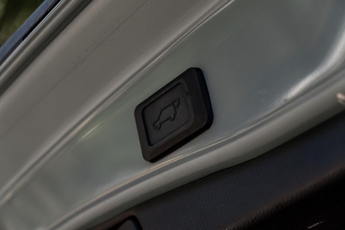 2019 Toyota RAV4 Edge AXAA54R