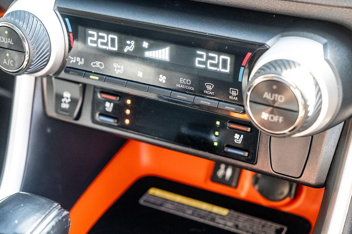 2019 Toyota RAV4 Edge AXAA54R