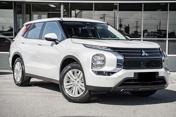 2023 Mitsubishi Outlander ES ZM