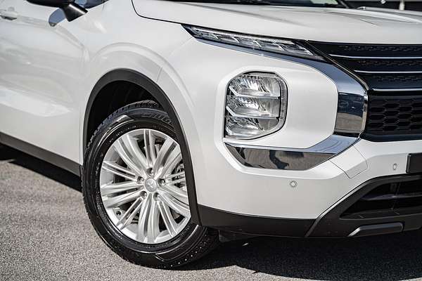 2023 Mitsubishi Outlander ES ZM