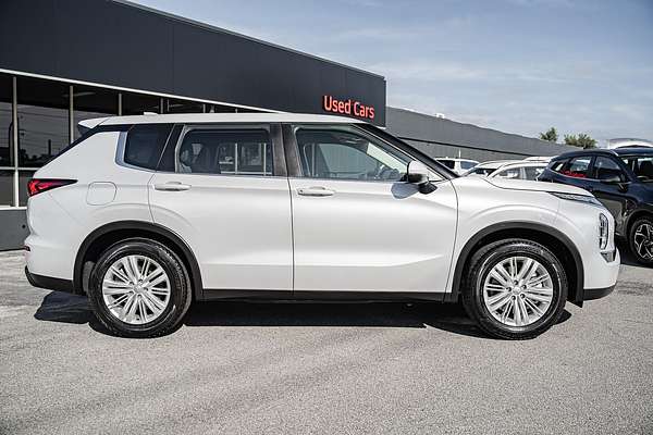 2023 Mitsubishi Outlander ES ZM
