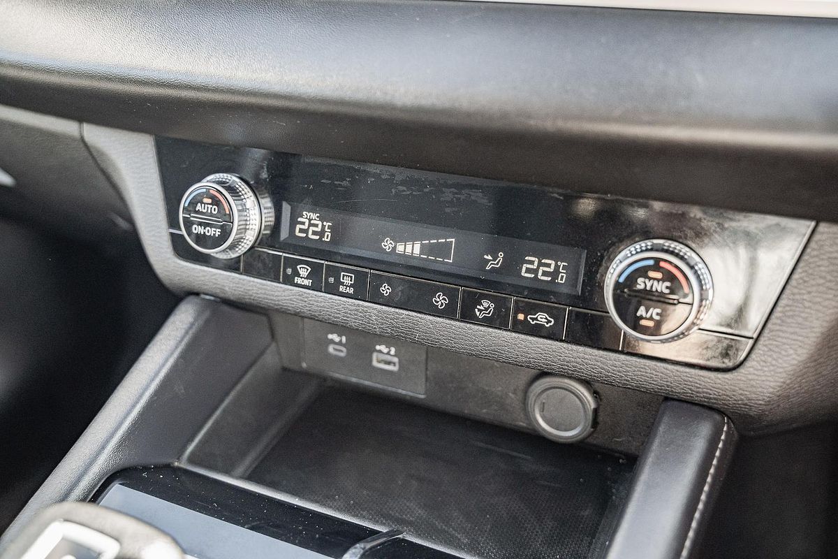 2023 Mitsubishi Outlander ES ZM