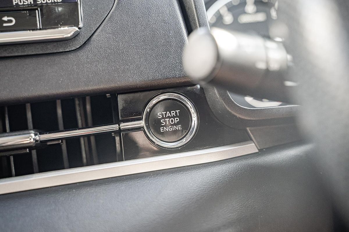 2023 Mitsubishi Outlander ES ZM