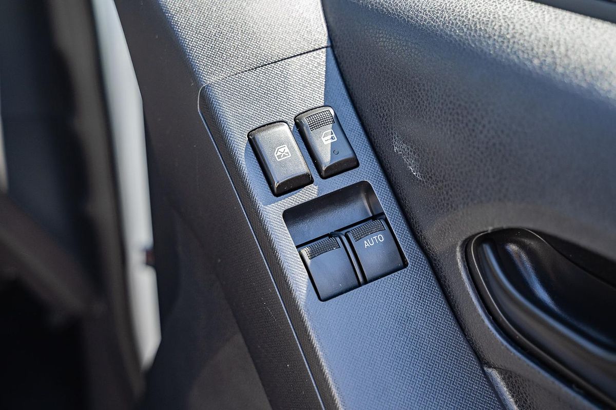 2019 Isuzu D-MAX SX High Ride Rear Wheel Drive
