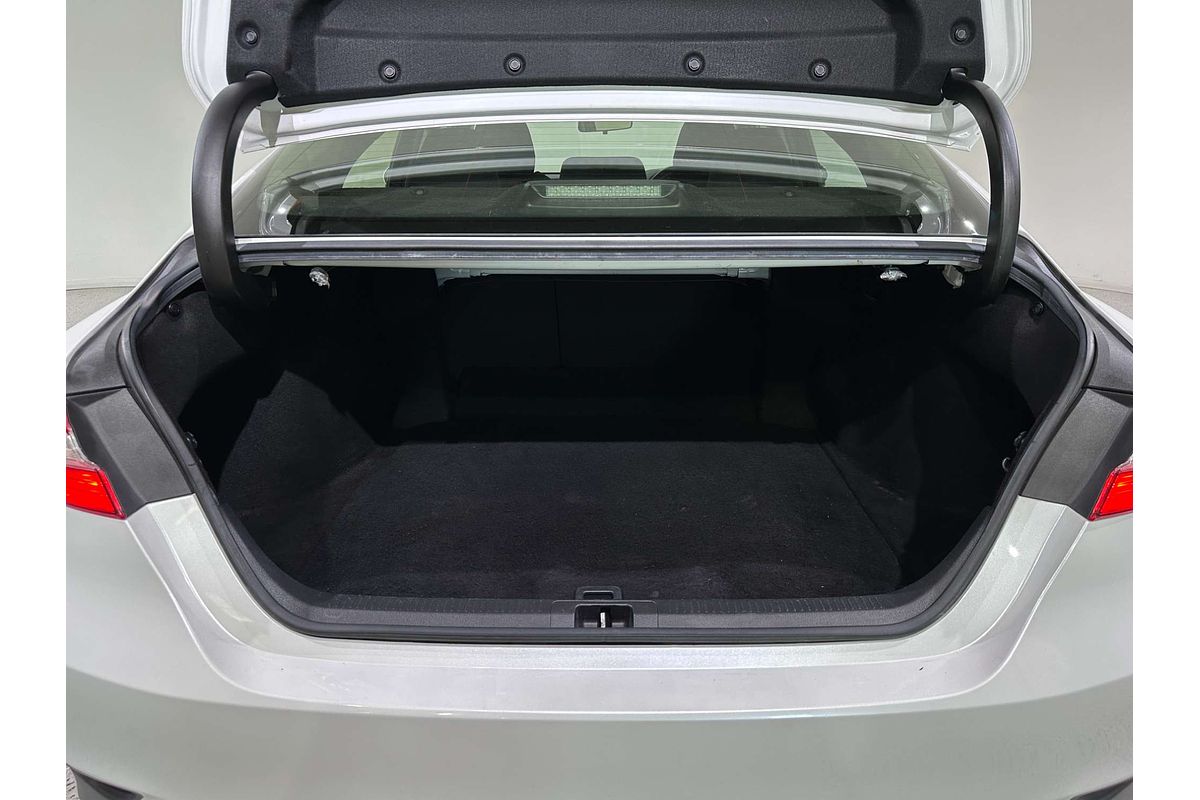 2018 Toyota Camry Ascent ASV70R