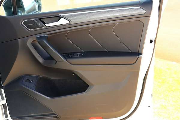2024 Volkswagen Tiguan Wolfsburg Edition Allspace 5N