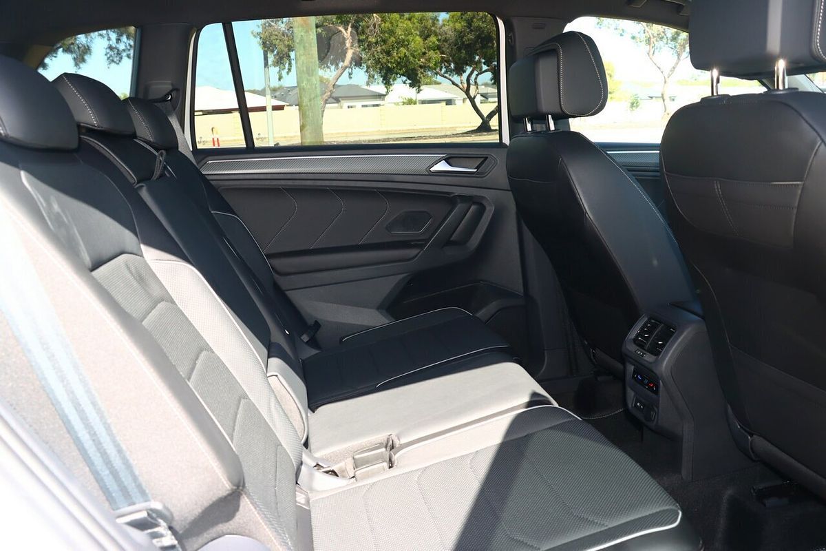 2024 Volkswagen Tiguan Wolfsburg Edition Allspace 5N