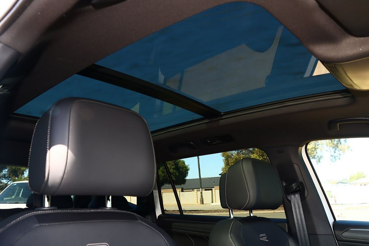 2024 Volkswagen Tiguan Wolfsburg Edition Allspace 5N
