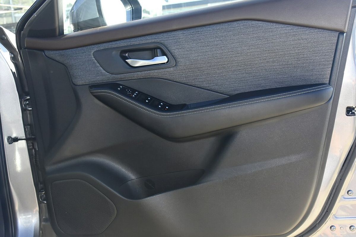 2024 Nissan X-TRAIL ST T33