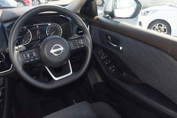2024 Nissan X-TRAIL ST T33
