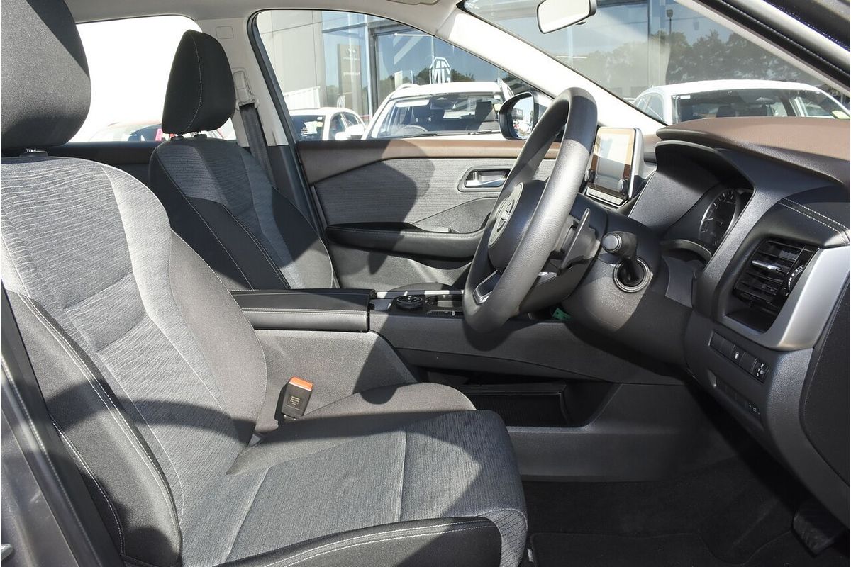 2024 Nissan X-TRAIL ST T33