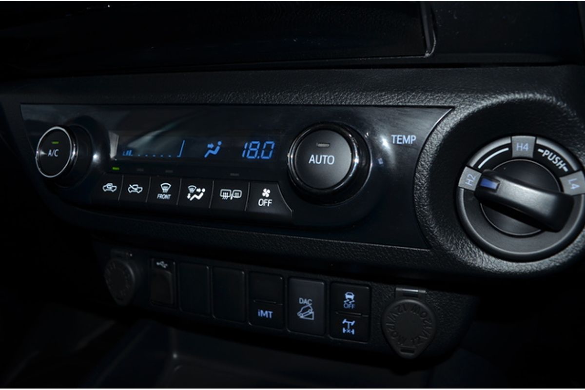 2020 Toyota Hilux SR5 GUN126R 4X4