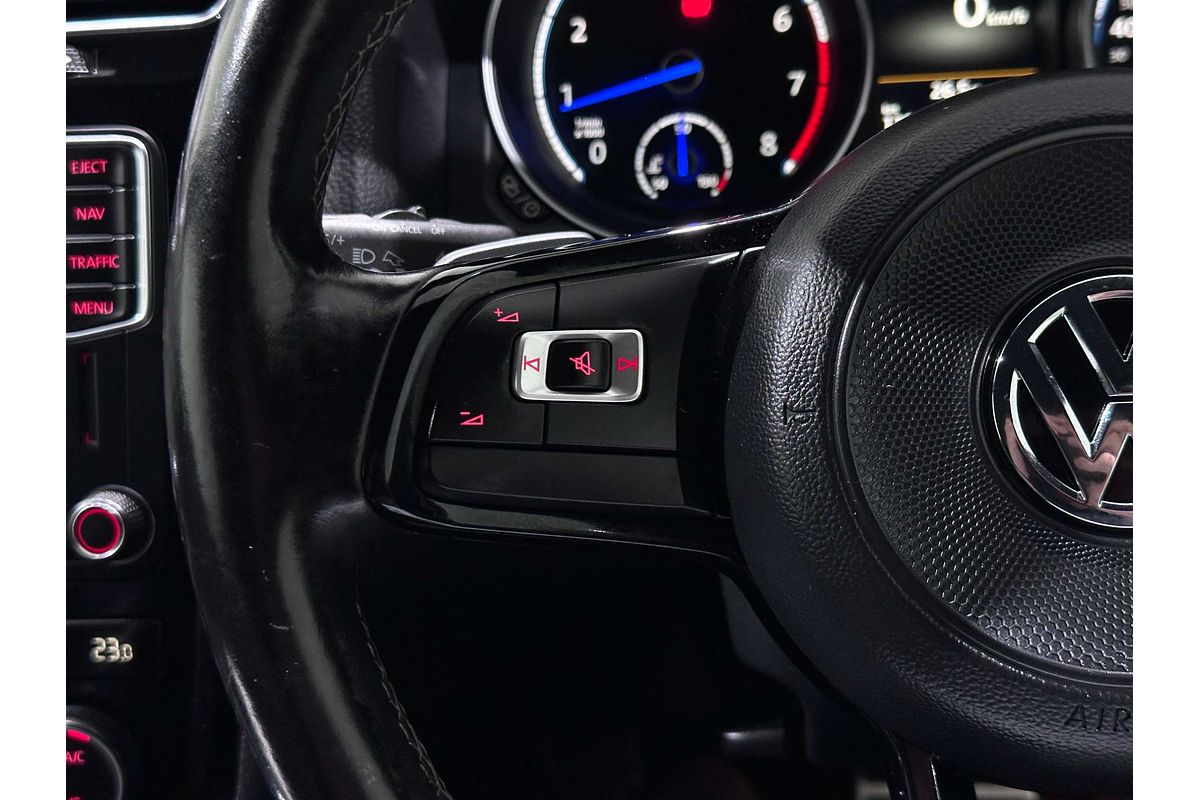 2016 Volkswagen Scirocco R Wolfsburg Edition 1S
