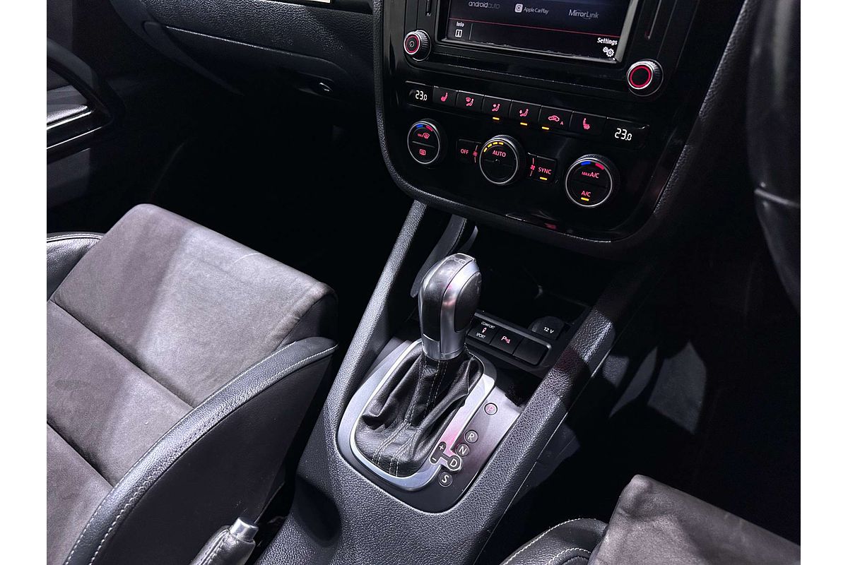 2016 Volkswagen Scirocco R Wolfsburg Edition 1S